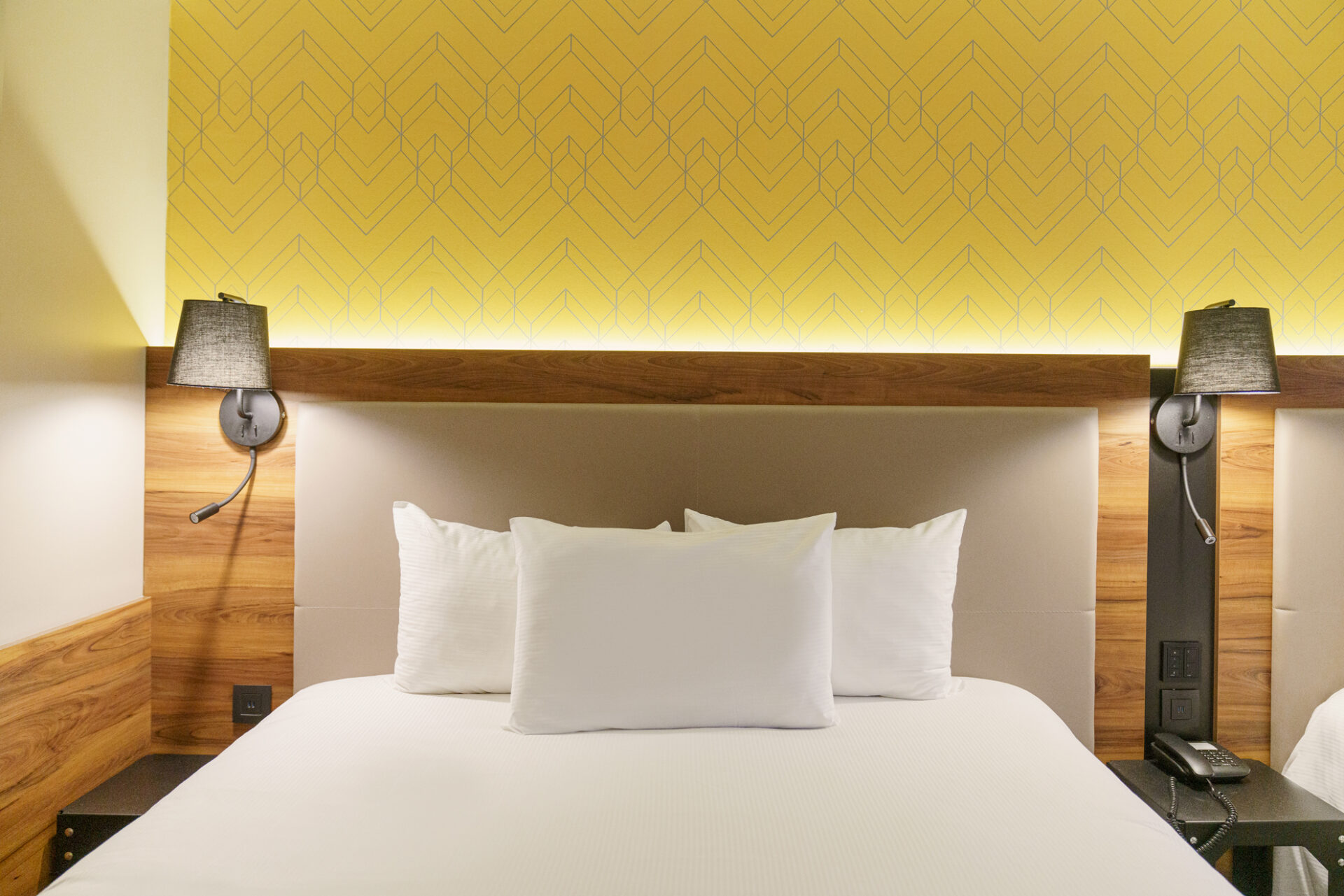 +33 (0)1 64 63 33 33 info@hotelelysee.com